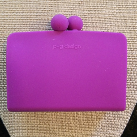 P&G Design Handbags - Purple silicone coin purse